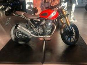 TRIUMPH SCRAMBLER 400 X