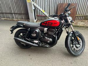 JAWA 42 FJ IN SCHWARZ / ROT ( WWW.JAWA-DEUTSCHLAND.COM )