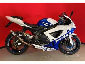 SUZUKI GSX R 750