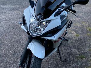 YAMAHA XJ6 BLANCHE ÉQUIVALENT MT07