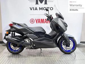 YAMAHA XMAX 300