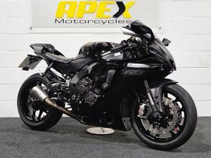 YAMAHA R1 FULL SPARK EXHAUST! CARBON EXTRAS! 2 OWNERS! LOVELY CONDITION! LOW! 998 CC