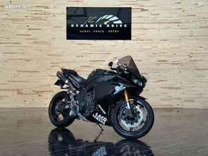 YAMAHA R1 CROSSPLANE YZF-R1 1000 CC - LIGNE AKRAPOVIC - SHIFTER UP - BULLE TEINTÉE - COMMANDES RECULÉES