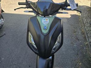 PIAGGIO 1 ACTIVE 125ER E-ROLLER BIS ZU 100 KM REICHWEITE
