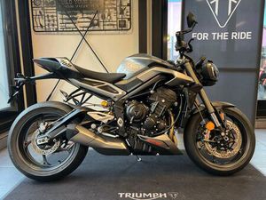 TRIUMPH STREET TRIPLE RS ***SILVER ICE