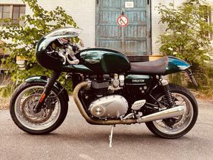 TRIUMPH THRUXTON 1200