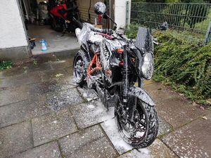 KTM SUPER DUKE 990 R - AKRA KOMPLETT!