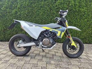 HUSQVARNA 701 SUPERMOTO