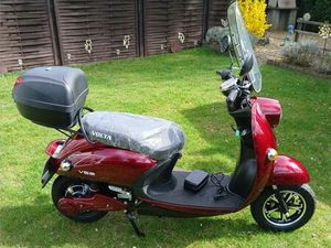 E-ROLLER 2 SITZPLÄTZE 45 KM/H