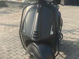VESPA SPRINT E4 – MAT ZWART (2020) — SCOOTERS | VESPA — MARKTPLAATS