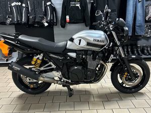 YAMAHA XJR 1300 SP
