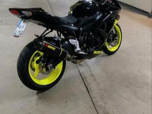 SUZUKI GSXR 750 K9