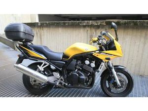 VENDO YAMAHA FZS 600 FAZER (2002 - 03) USATA A TORINO (CODICE 9860565) - MOTO.IT