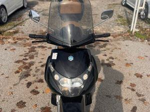 PIAGGIO BEVERLY 250IE, 2006 GOD.