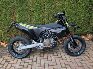 HUSQVARNA 701 SUPERMOTO