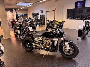 TRIUMPH ROCKET 3 R WIE NEU IM BLACK DEAL!