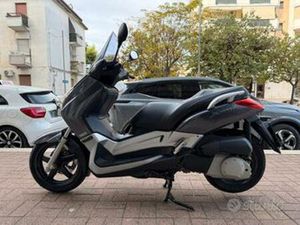YAMAHA X-MAX 250 SPORT