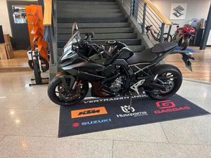 SUZUKI GSX-8R *NUR 1555 KM*