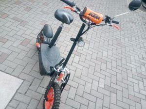 E- ROLLER 48V MIT SITZ UND NEUEM AKKU