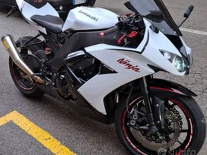 KAWASAKI NINJA ZX10R