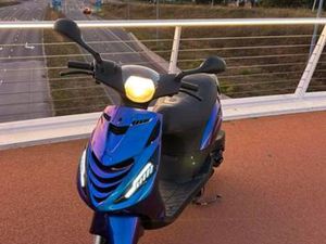 ZIP 4T 50CC — SCOOTERS | PIAGGIO — MARKTPLAATS