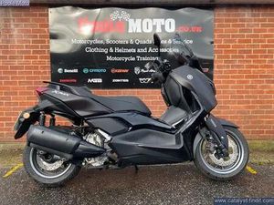 YAMAHA XMAX 300