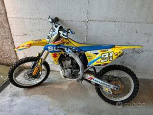 MOTO DA CROS USATA POCHISSIMO SUZUKI RMZ 250 CC