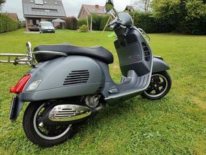 ② VESPA 300 GTS IE