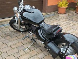 SUZUKI VL 800 BOBBER