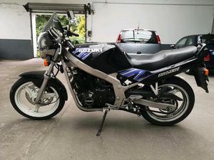 SUZUKI GS 500E