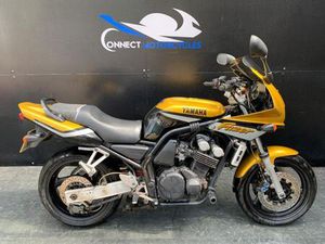 YAMAHA FZS 600 FAZER PROJECT BIKE HPI CLEAR