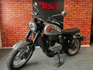 NEW BSA GOLD STAR 650 CC CLASSIC MOTORCYCLE SILVER SHEEN LEGACY - 1 ONLY SAVE £££