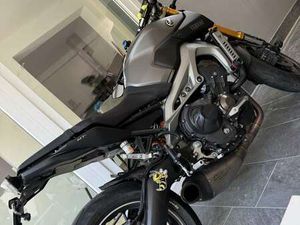 YAMAHA MT-09 GRIGIO