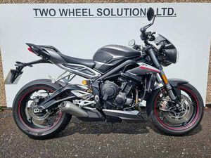 TRIUMPH STREET TRIPLE 765 RS OUTSTANDING ORIGINAL EXAMPLE