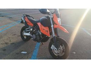 VENDO KTM 990 SUPERMOTO (2007 - 08) USATA A GALATONE (CODICE 9860963) - MOTO.IT