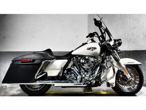 2014 HARLEY-DAVIDSON FLHRC ROADKING ,STAGE 1 ,VANCE & HINES ,SOME NICE EXTRAS