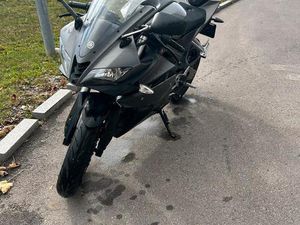 YZFR 125 MATTSCHWARZ