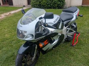 GSXR 750 SRAD