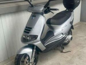PIAGGO SKIPPER LX 125 CC 4 T DUITSE MOTOR EN IN GOEDE STAAT — SCOOTERS | PIAGGIO — MARKTPLAATS