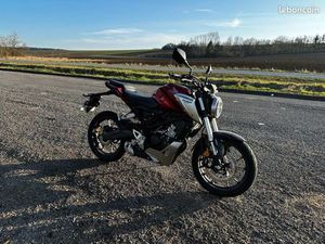 HONDA CB125R