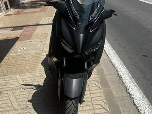 YAMAHA X-MAX 300