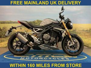 TRIUMPH SPEED TRIPLE 1200 RS