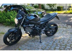 SUZUKI SV 650 NAKED BIKE, SPORTAUSPUFF & VIELE EXTRAS (WIE MT 07)
