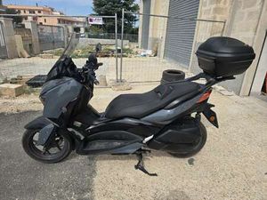 YAMAHA X-MAX 300 BAULETTO + MANIGLIONE GRIGIO
