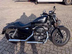 HARLEY-DAVIDSON SPORTSTER 883