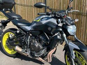 YAMAHA MT 07 NIGHT FLUO