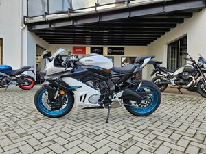 CFMOTO 675SR-R / NEU IN NEBULA WHITE