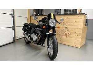 TRIUMPH THRUXTON 900
