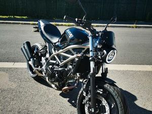 SUZUKI SV650 ABS BRIDÉE NOIR TRÈS BON ÉTAT