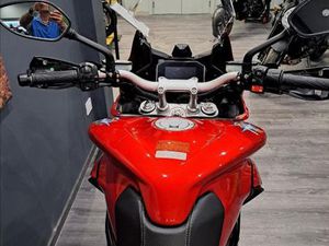 MV AGUSTA TURISMO VELOCE 800 R